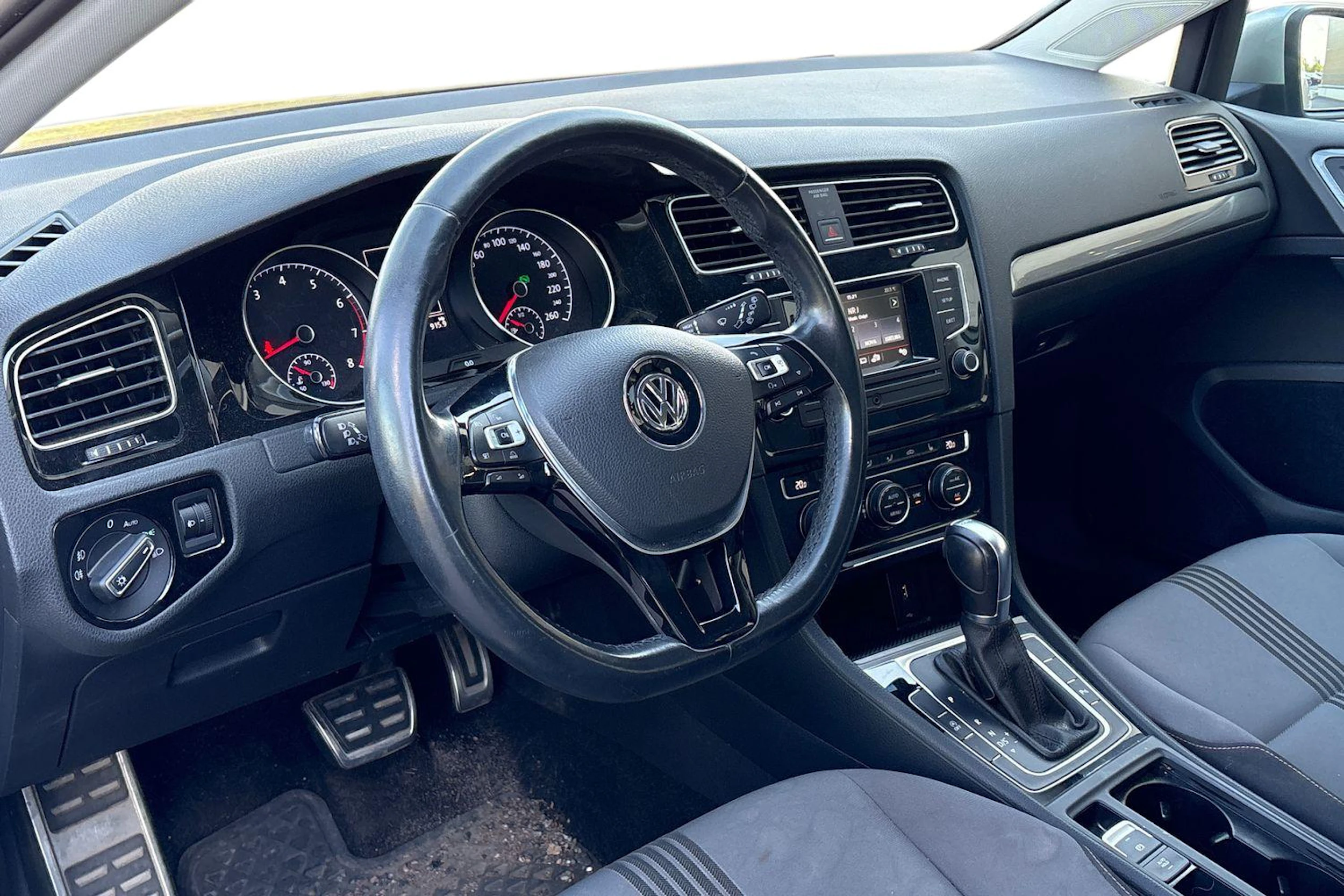 harmaa Volkswagen Golf 2016 kuva 3.