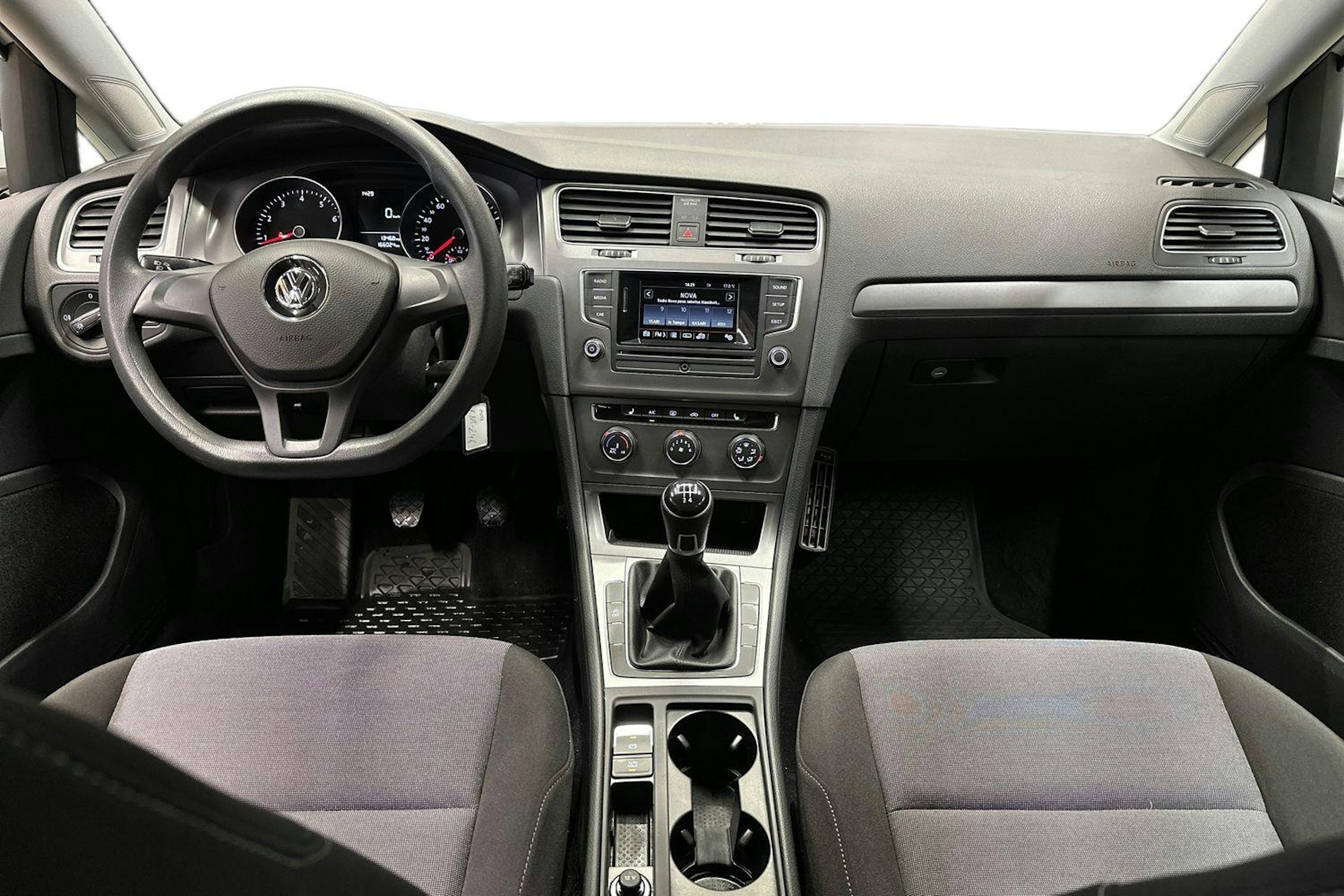 valkoinen Volkswagen Golf 2016 kuva 9.