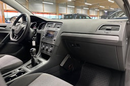 valkoinen Volkswagen Golf 2016 kuva 13.