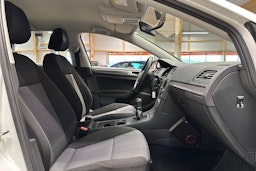 valkoinen Volkswagen Golf 2016 kuva 14.