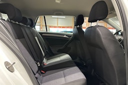 valkoinen Volkswagen Golf 2016 kuva 15.