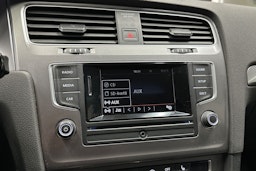 valkoinen Volkswagen Golf 2016 kuva 17.