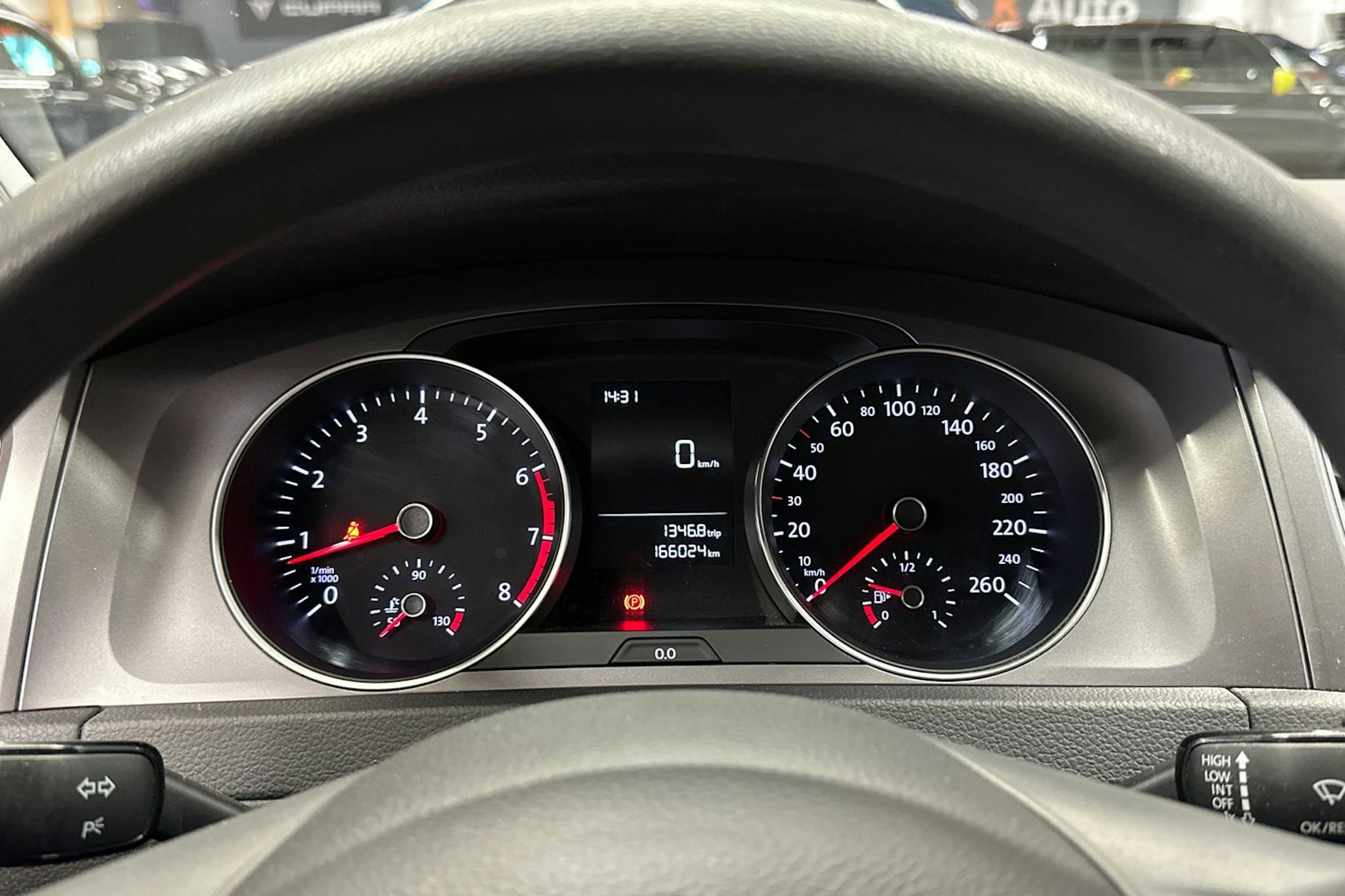 valkoinen Volkswagen Golf 2016 kuva 20.