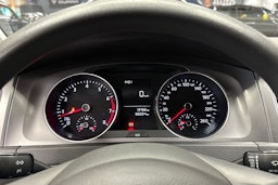valkoinen Volkswagen Golf 2016 kuva 20.
