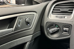 valkoinen Volkswagen Golf 2016 kuva 21.