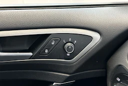 musta Volkswagen Golf 2016 kuva 15.