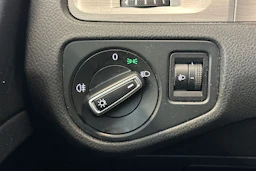 musta Volkswagen Golf 2016 kuva 16.