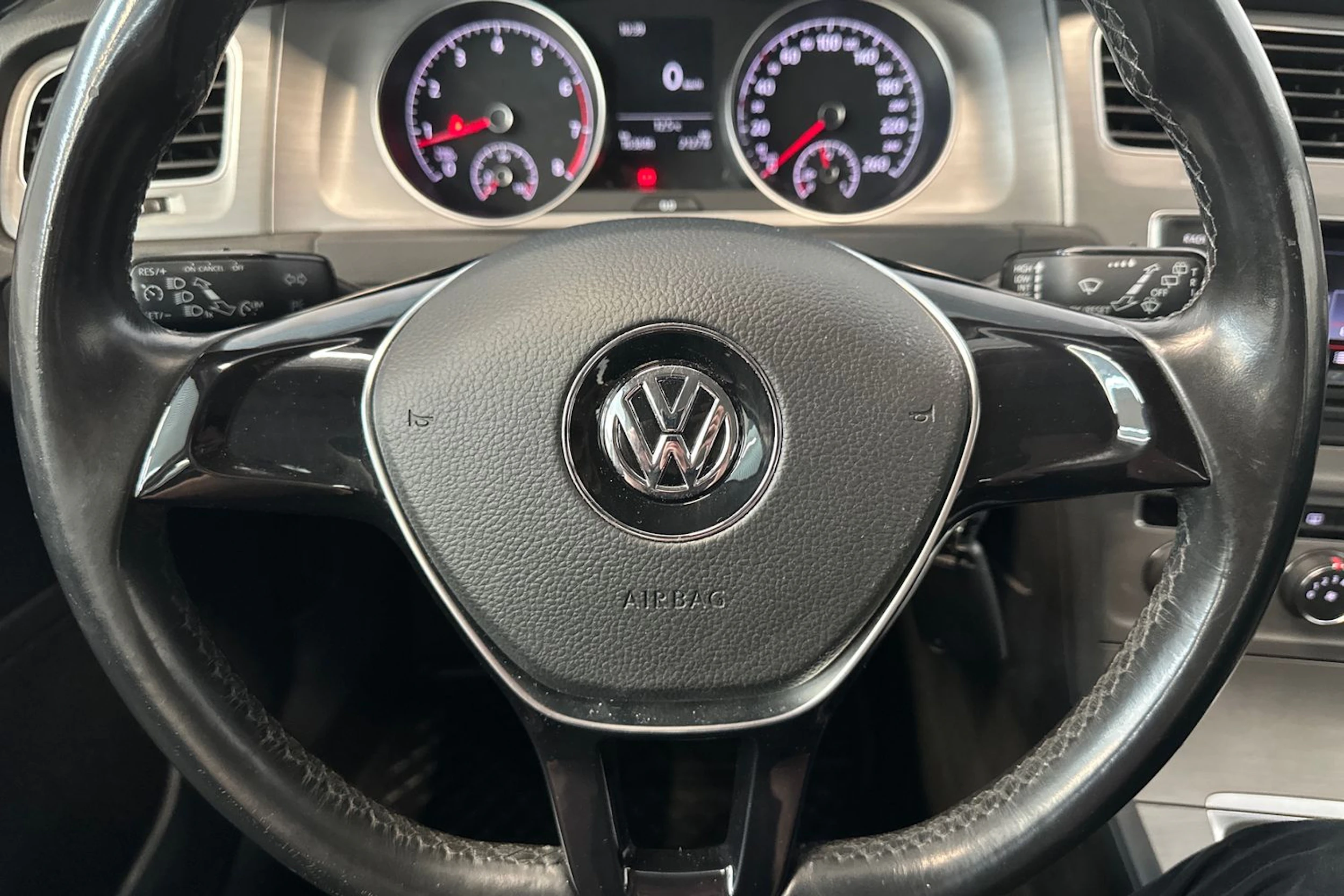 musta Volkswagen Golf 2016 kuva 18.