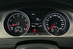 musta Volkswagen Golf 2016 kuva 20.