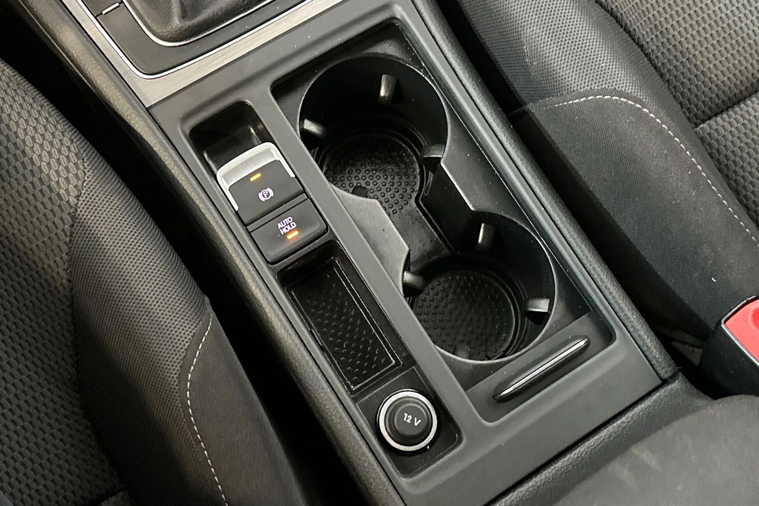musta Volkswagen Golf 2016 kuva 24.