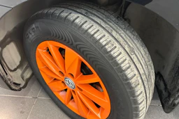 musta Volkswagen Golf 2016 kuva 28.
