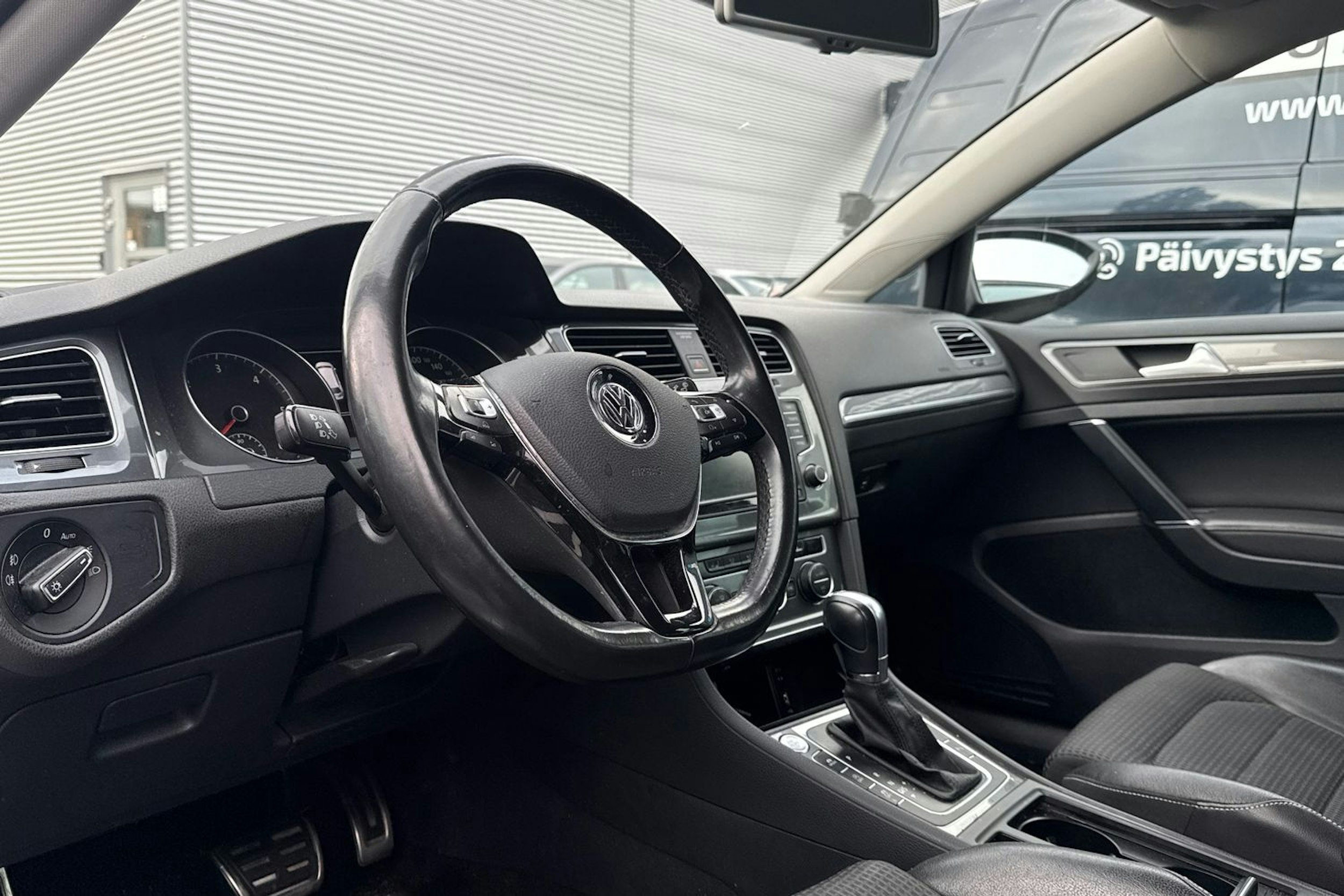 Sininen Volkswagen GOLF 2016 kuva 6.