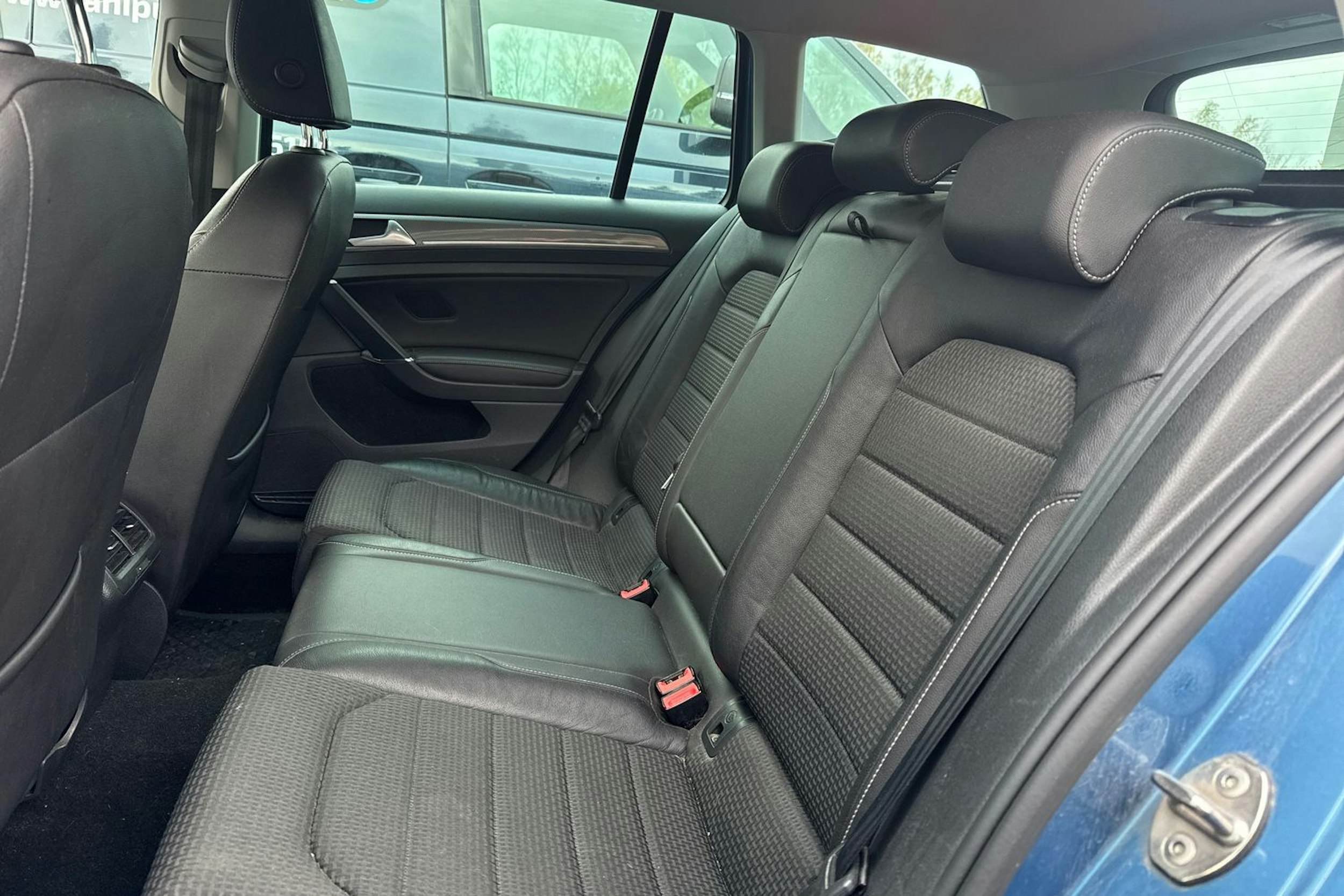 Sininen Volkswagen GOLF 2016 kuva 8.