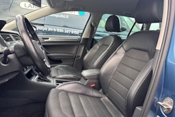 Sininen Volkswagen GOLF 2016 kuva 9.