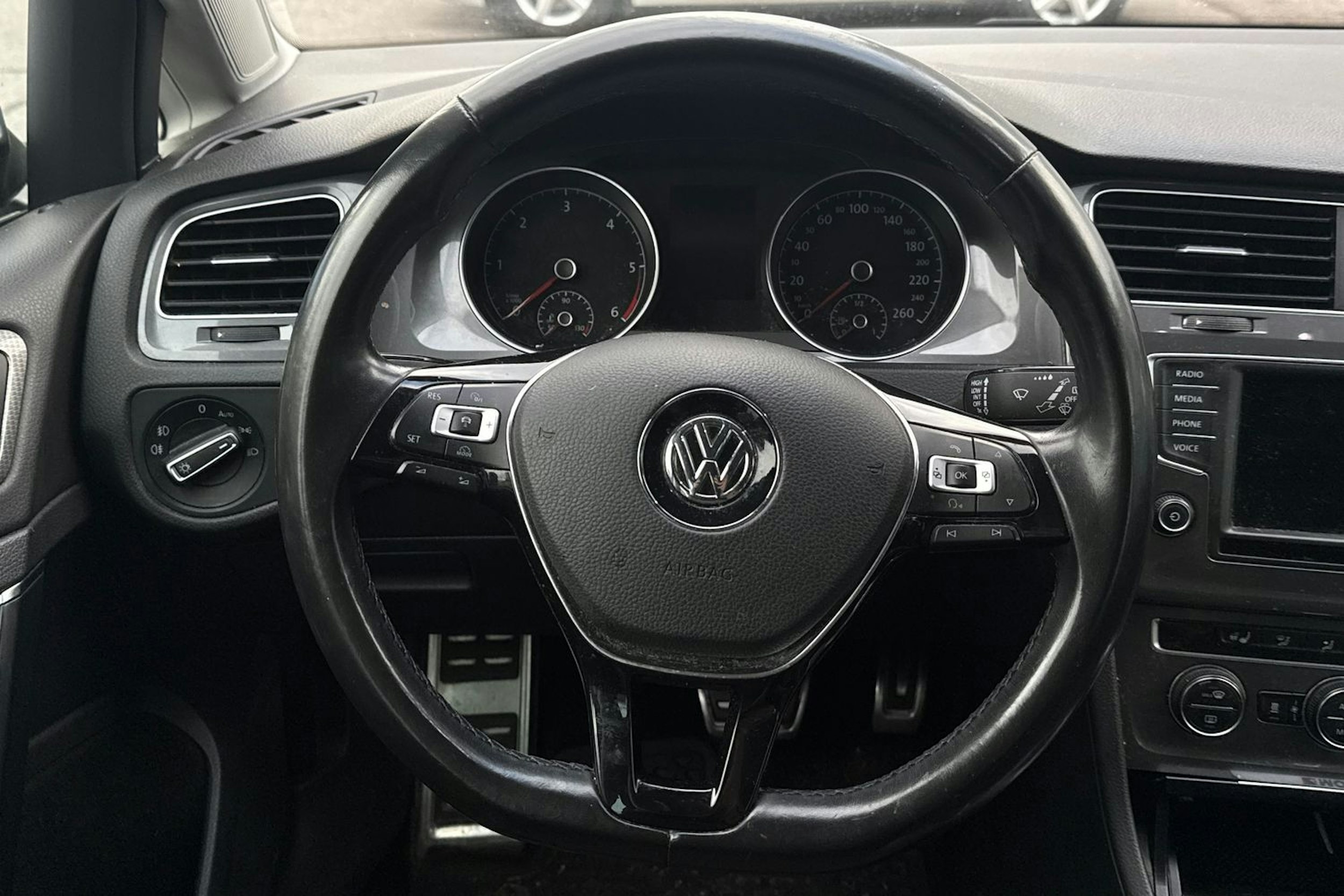 Sininen Volkswagen GOLF 2016 kuva 11.