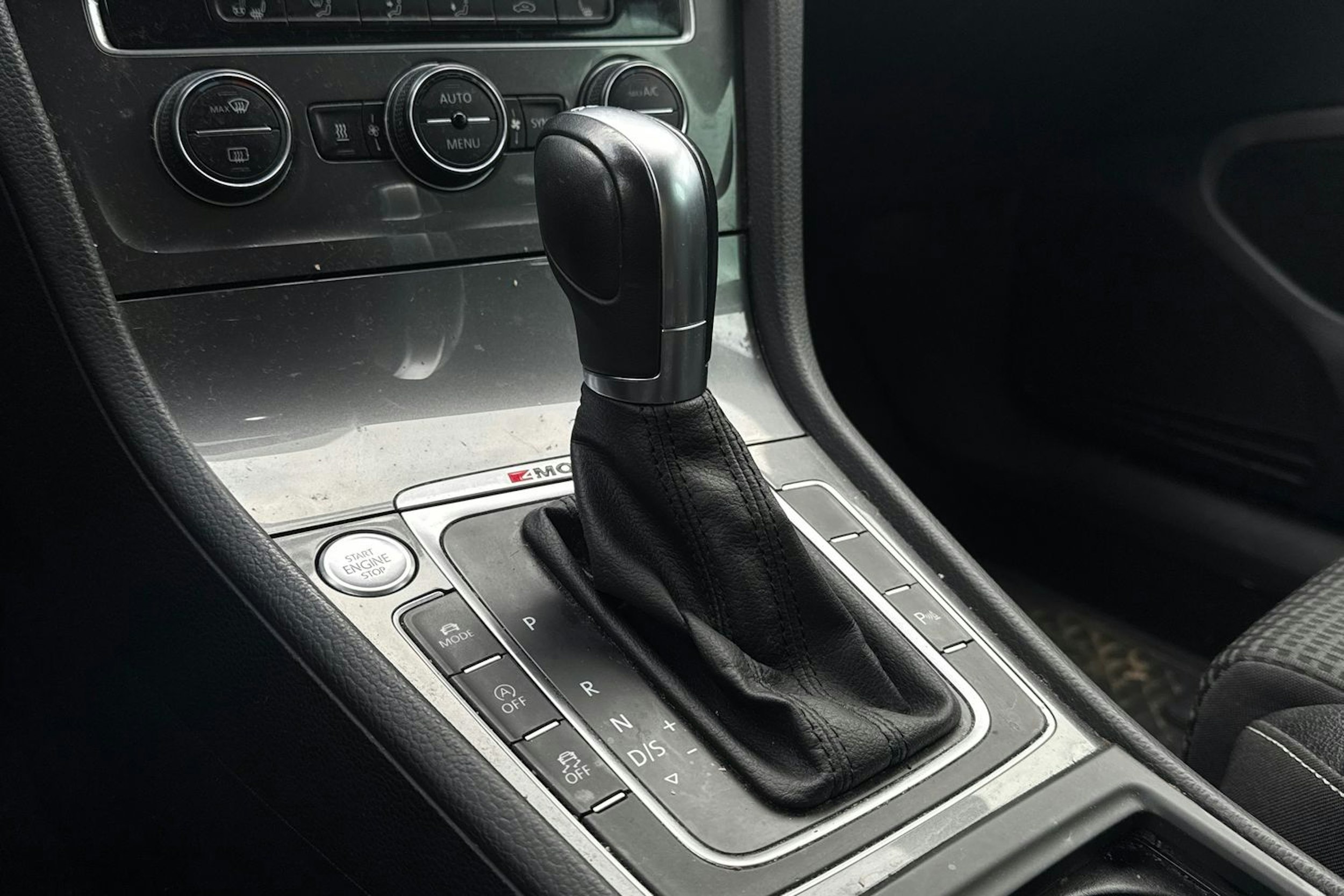 Sininen Volkswagen GOLF 2016 kuva 15.