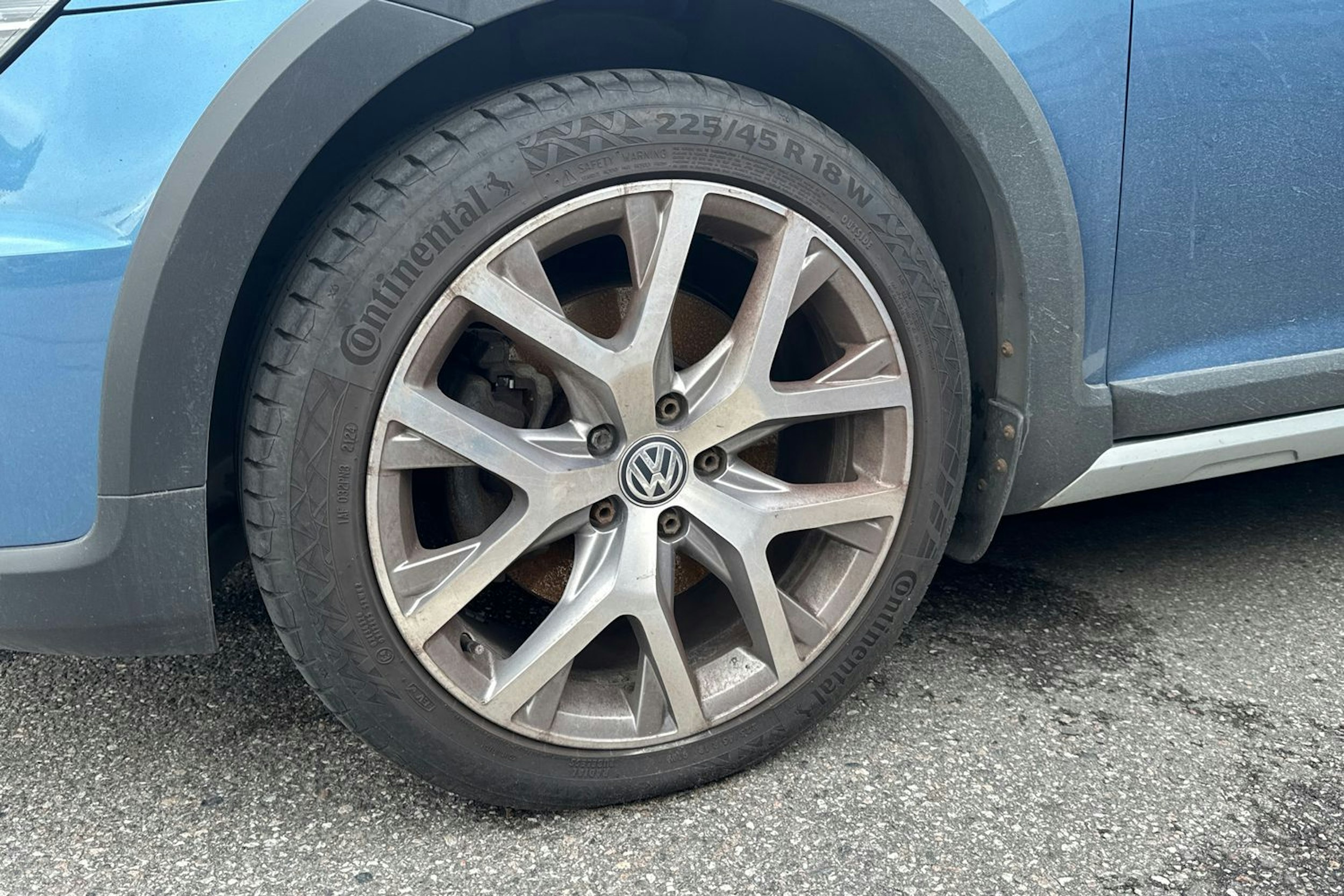 Sininen Volkswagen GOLF 2016 kuva 22.