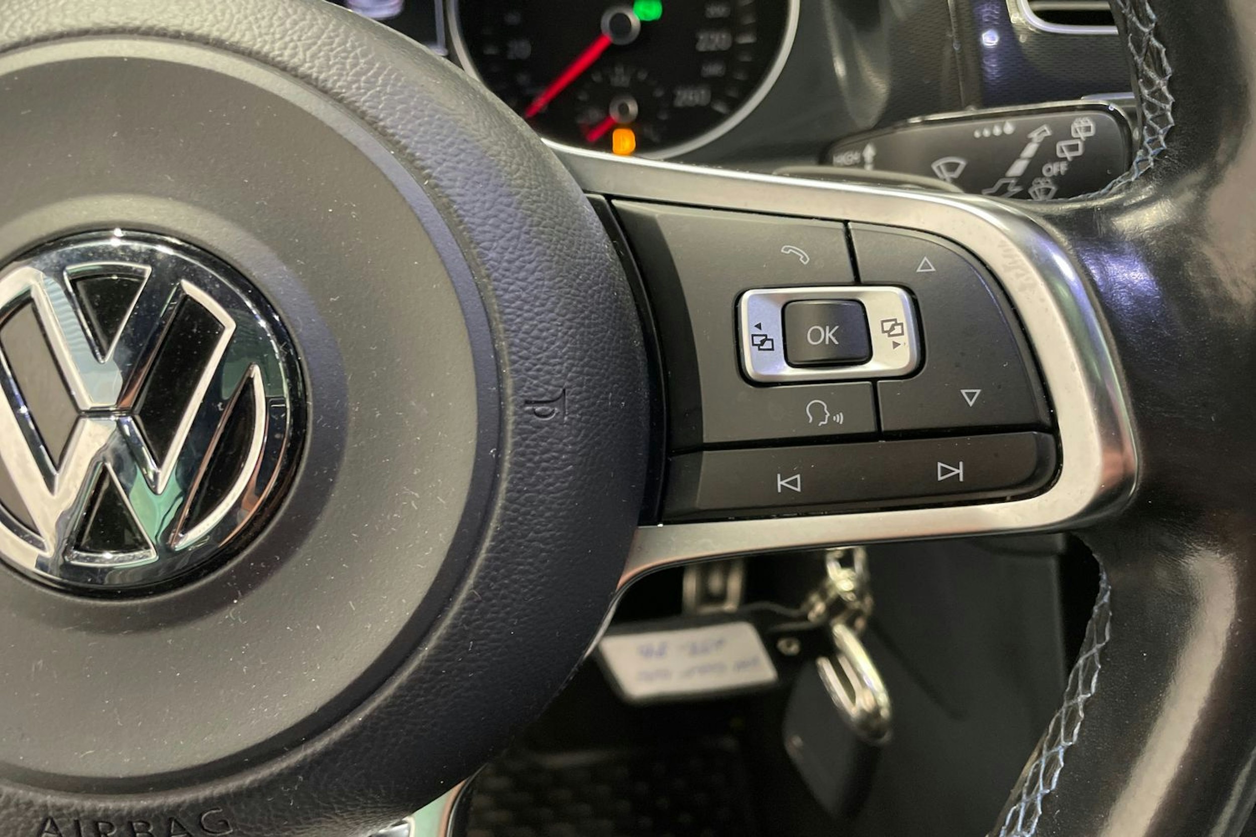 musta Volkswagen Golf 2016 kuva 15.