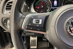 musta Volkswagen Golf 2016 kuva 16.