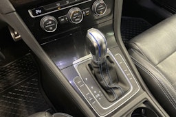 musta Volkswagen Golf 2016 kuva 17.