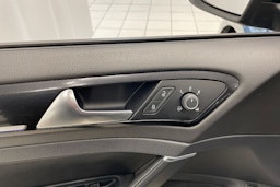 musta Volkswagen Golf 2016 kuva 19.