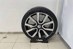 musta Volkswagen Golf 2016 kuva 23.