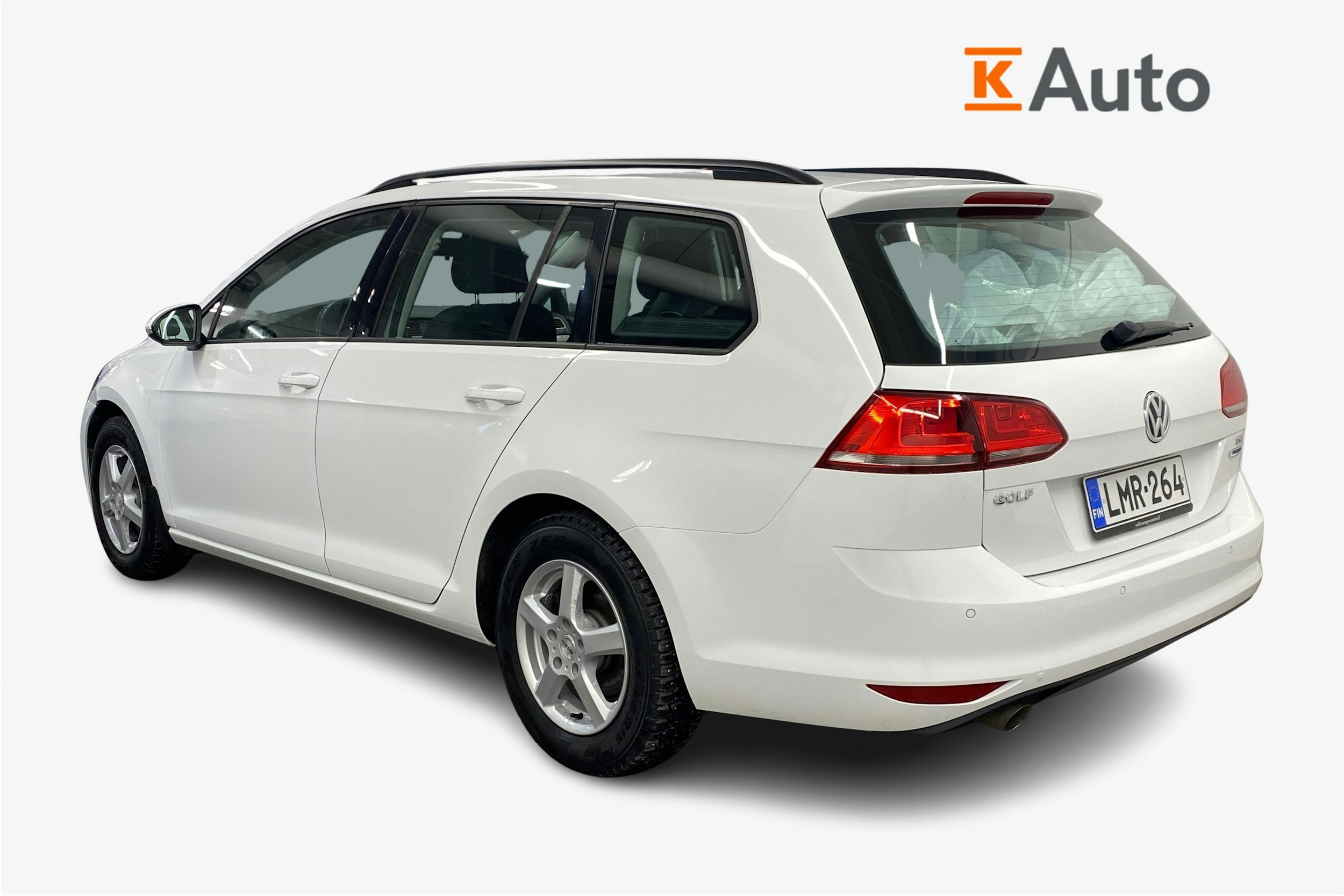 valkoinen Volkswagen Golf 2016 kuva 2.