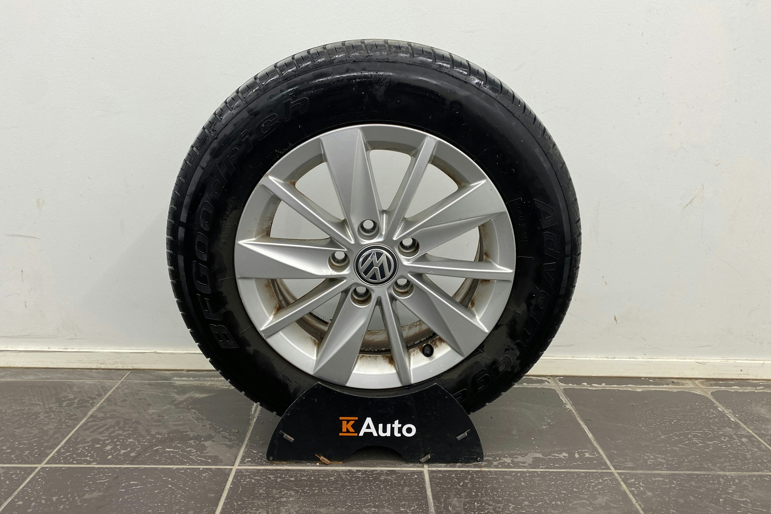 valkoinen Volkswagen Golf 2016 kuva 10.