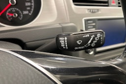 valkoinen Volkswagen Golf 2016 kuva 12.