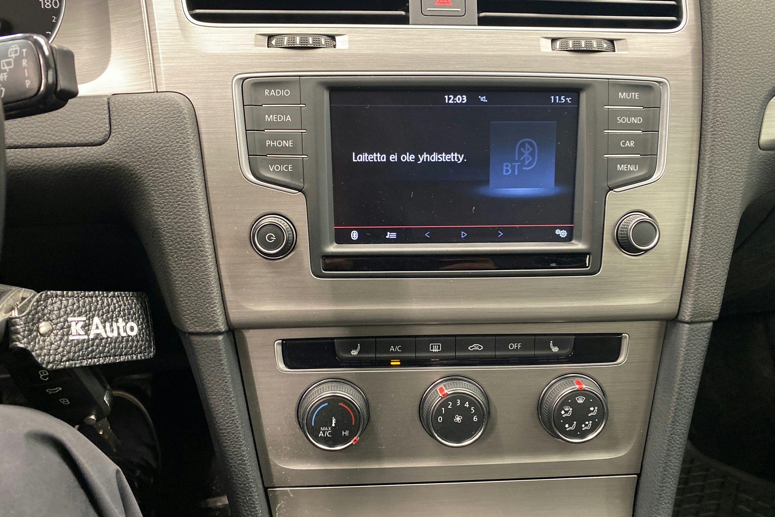 valkoinen Volkswagen Golf 2016 kuva 13.