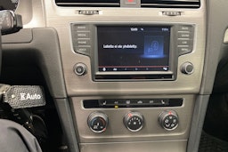 valkoinen Volkswagen Golf 2016 kuva 13.