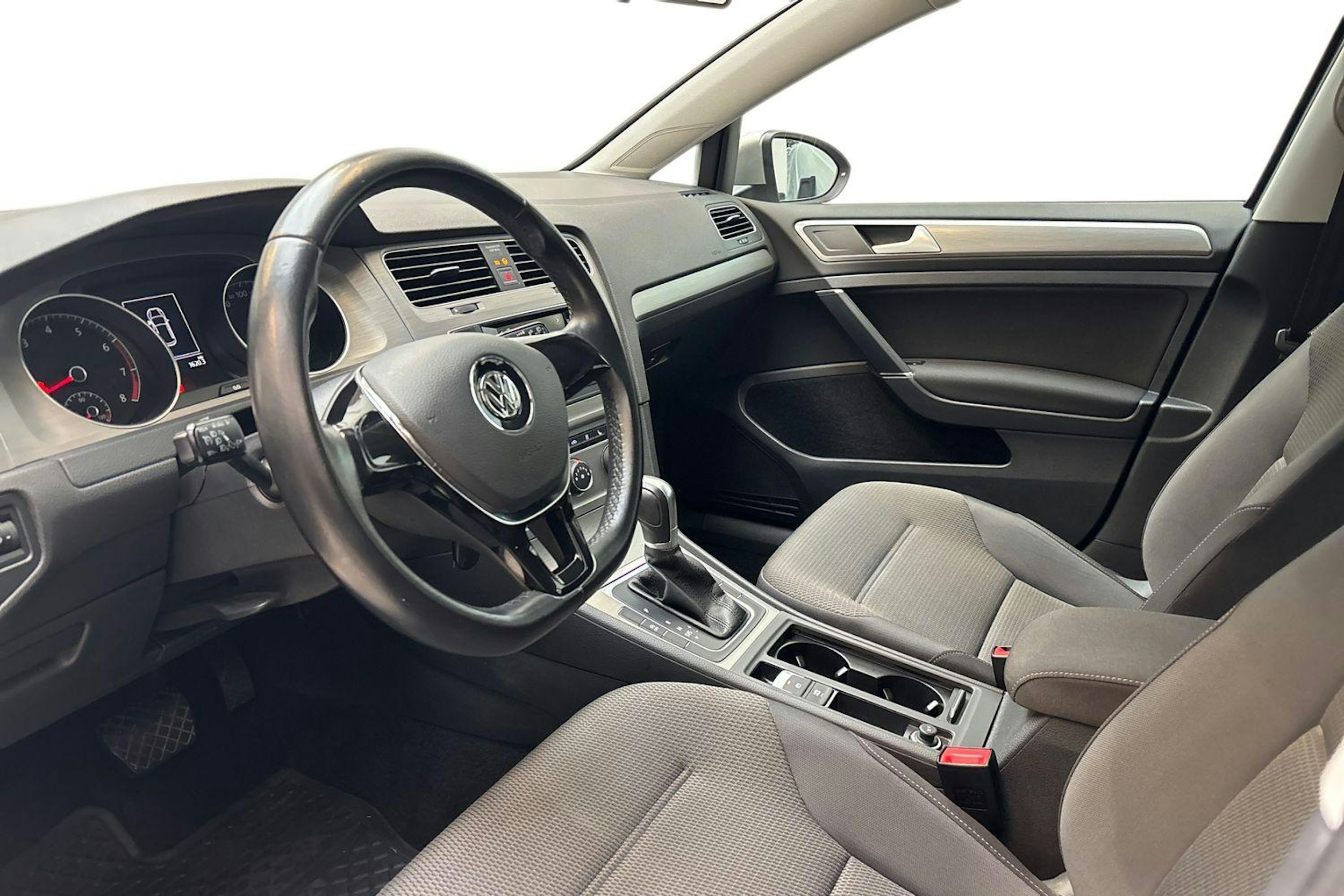 harmaa Volkswagen Golf 2016 kuva 6.