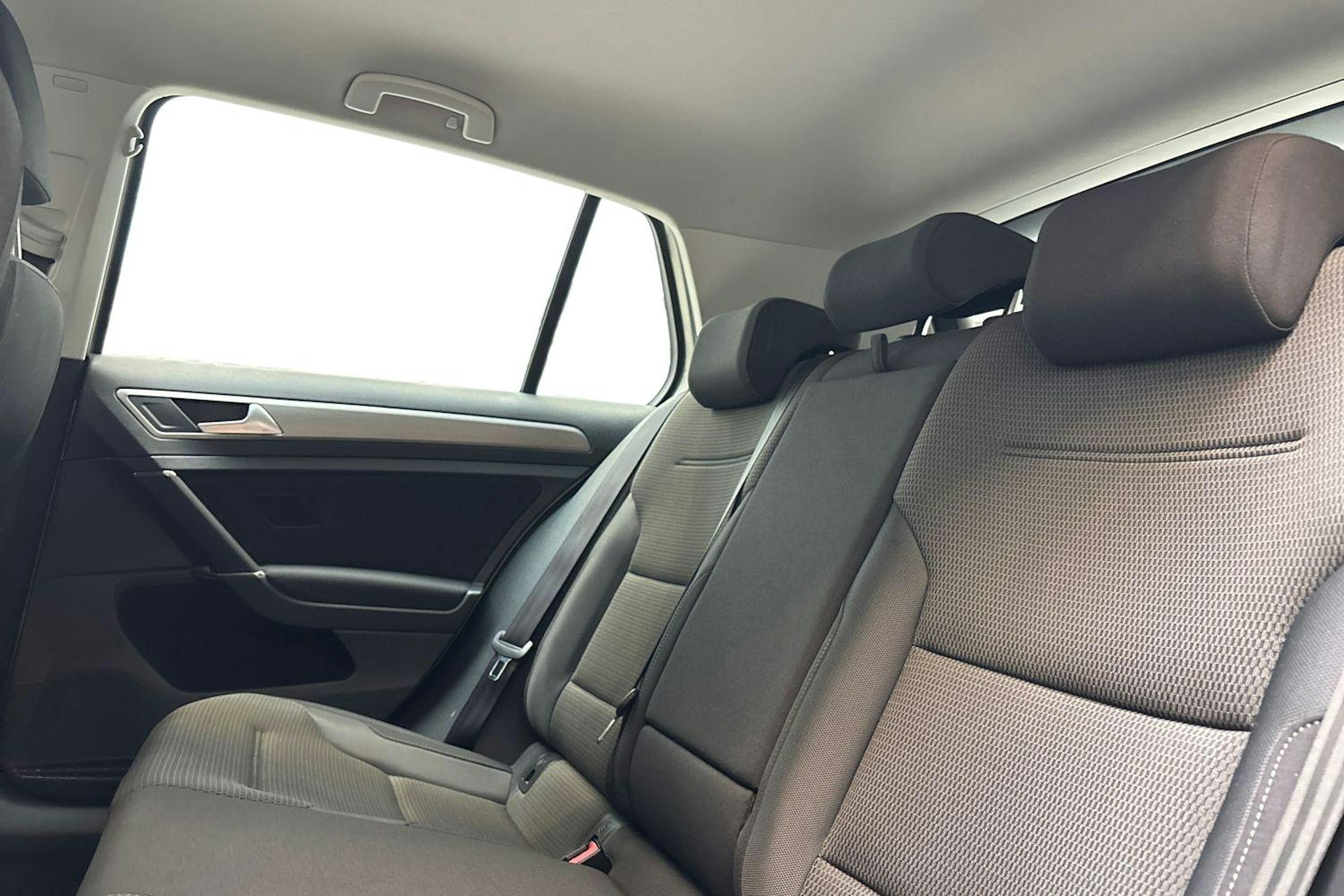 harmaa Volkswagen Golf 2016 kuva 8.