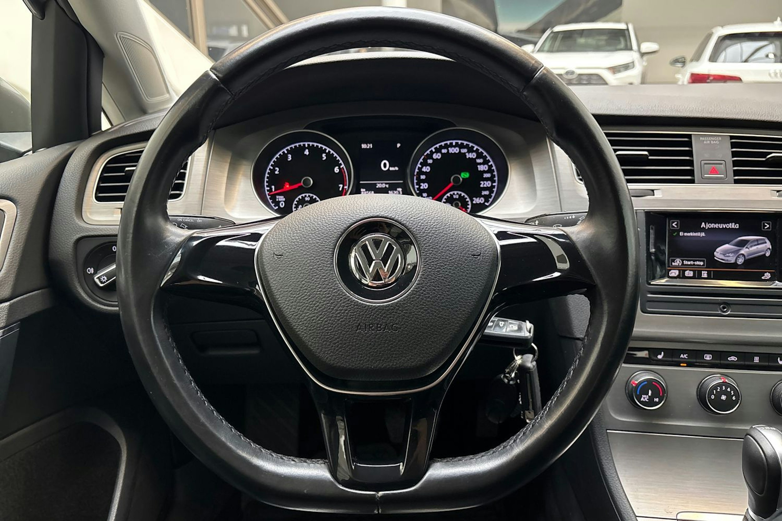 harmaa Volkswagen Golf 2016 kuva 14.