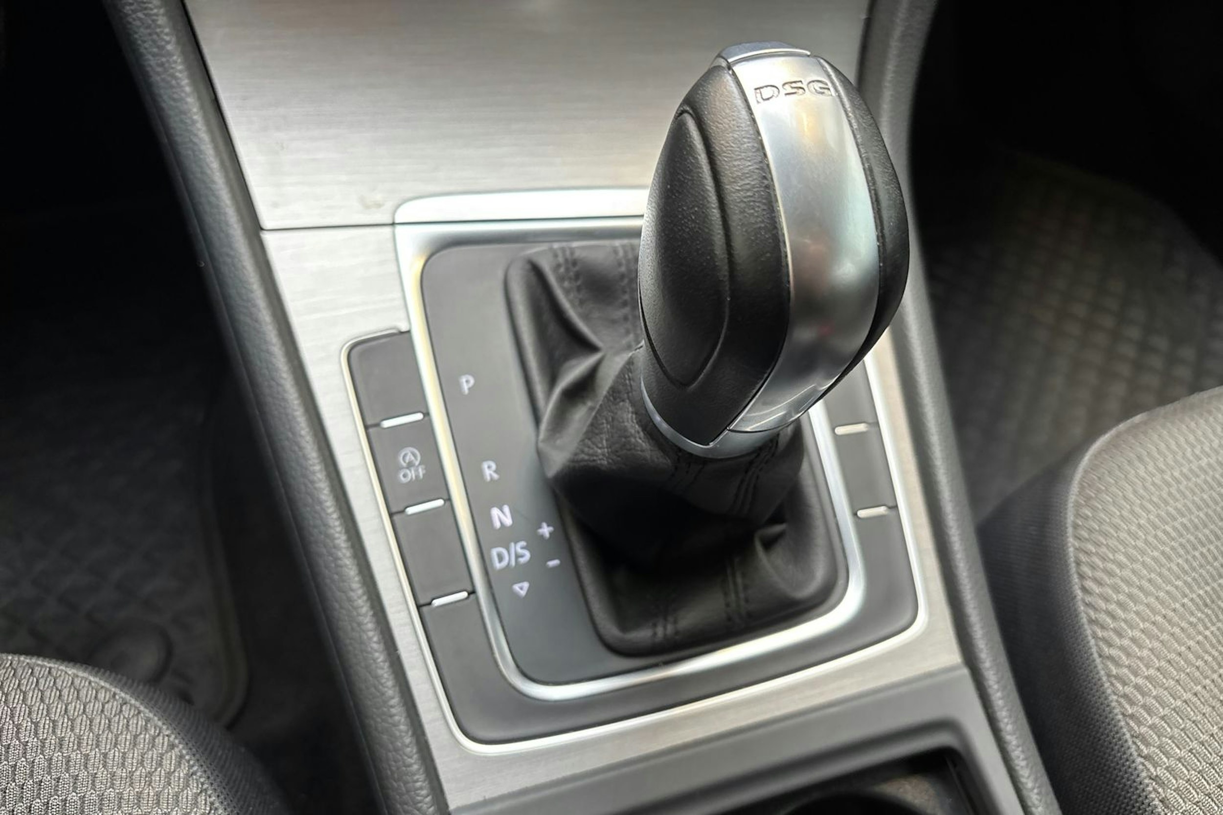 harmaa Volkswagen Golf 2016 kuva 19.