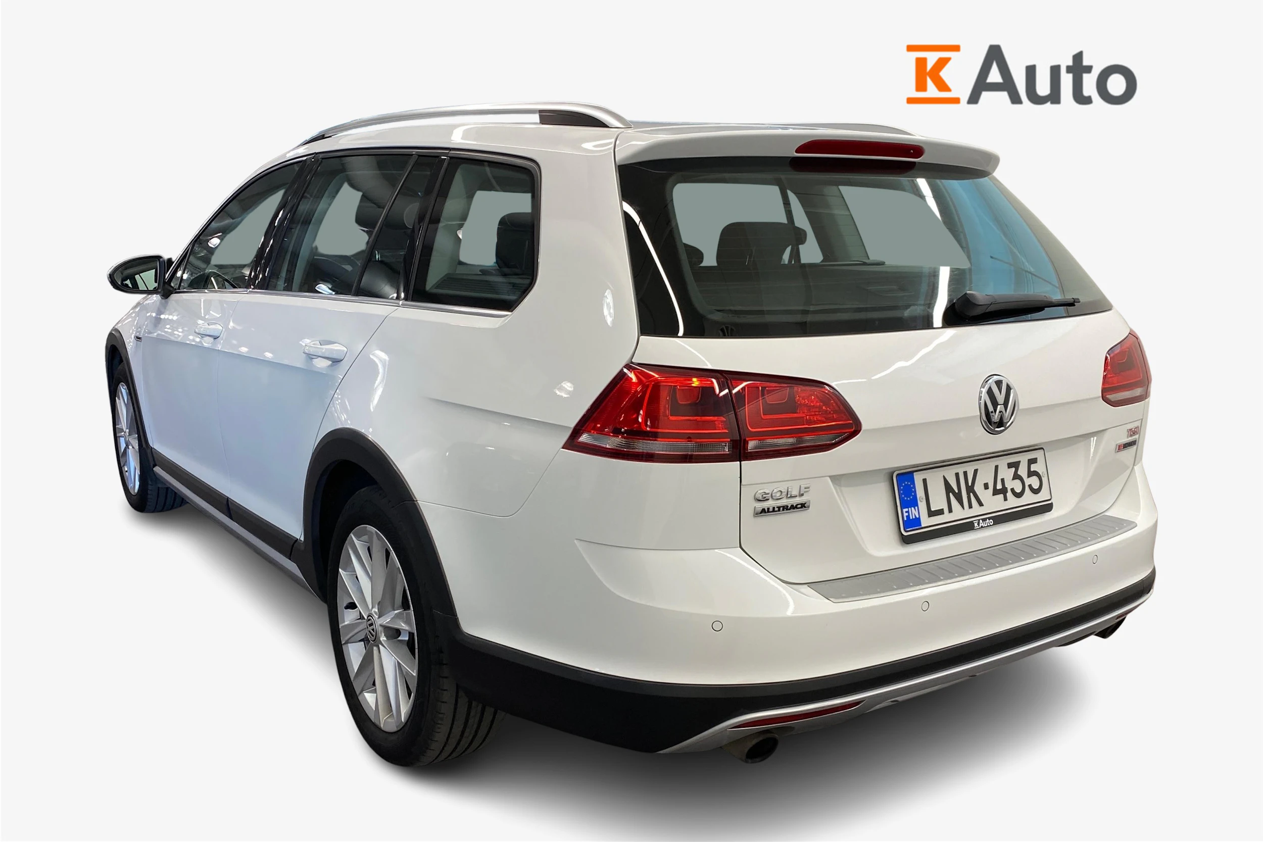 valkoinen Volkswagen Golf 2016 kuva 3.