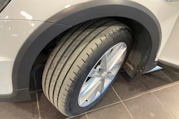valkoinen Volkswagen Golf 2016 kuva 13.