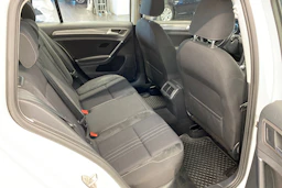 valkoinen Volkswagen Golf 2016 kuva 16.