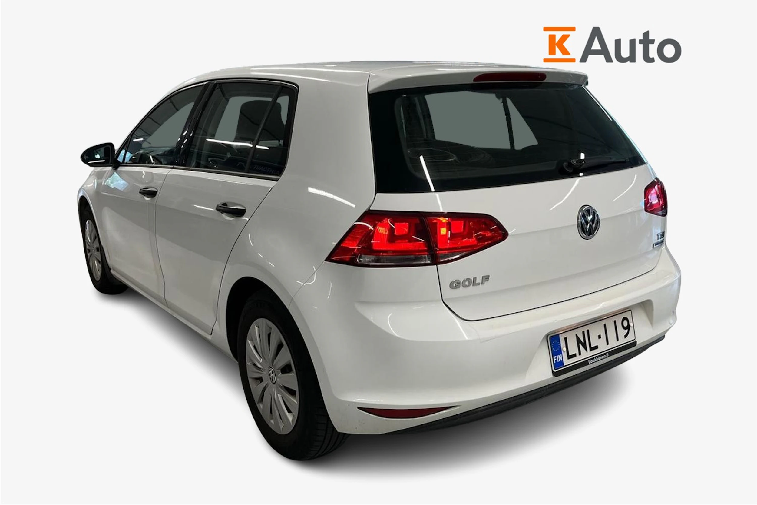 valkoinen Volkswagen Golf 2016 kuva 2.