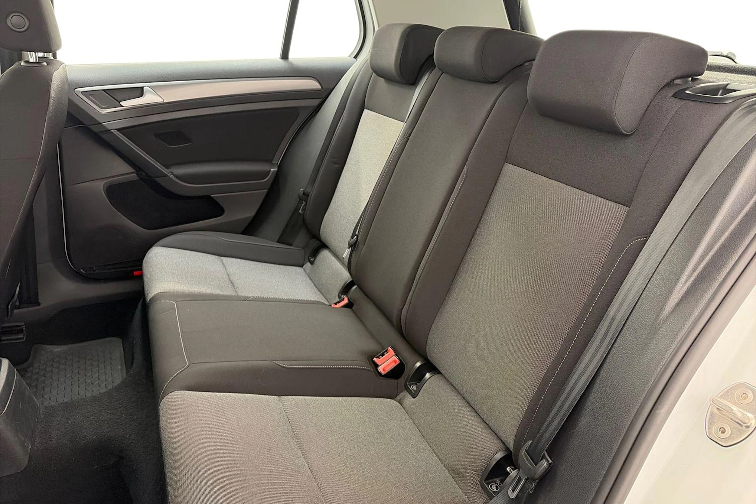 valkoinen Volkswagen Golf 2016 kuva 8.