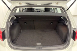 valkoinen Volkswagen Golf 2016 kuva 11.