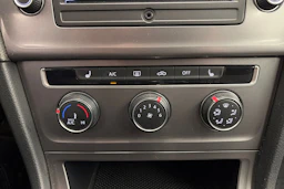valkoinen Volkswagen Golf 2016 kuva 15.