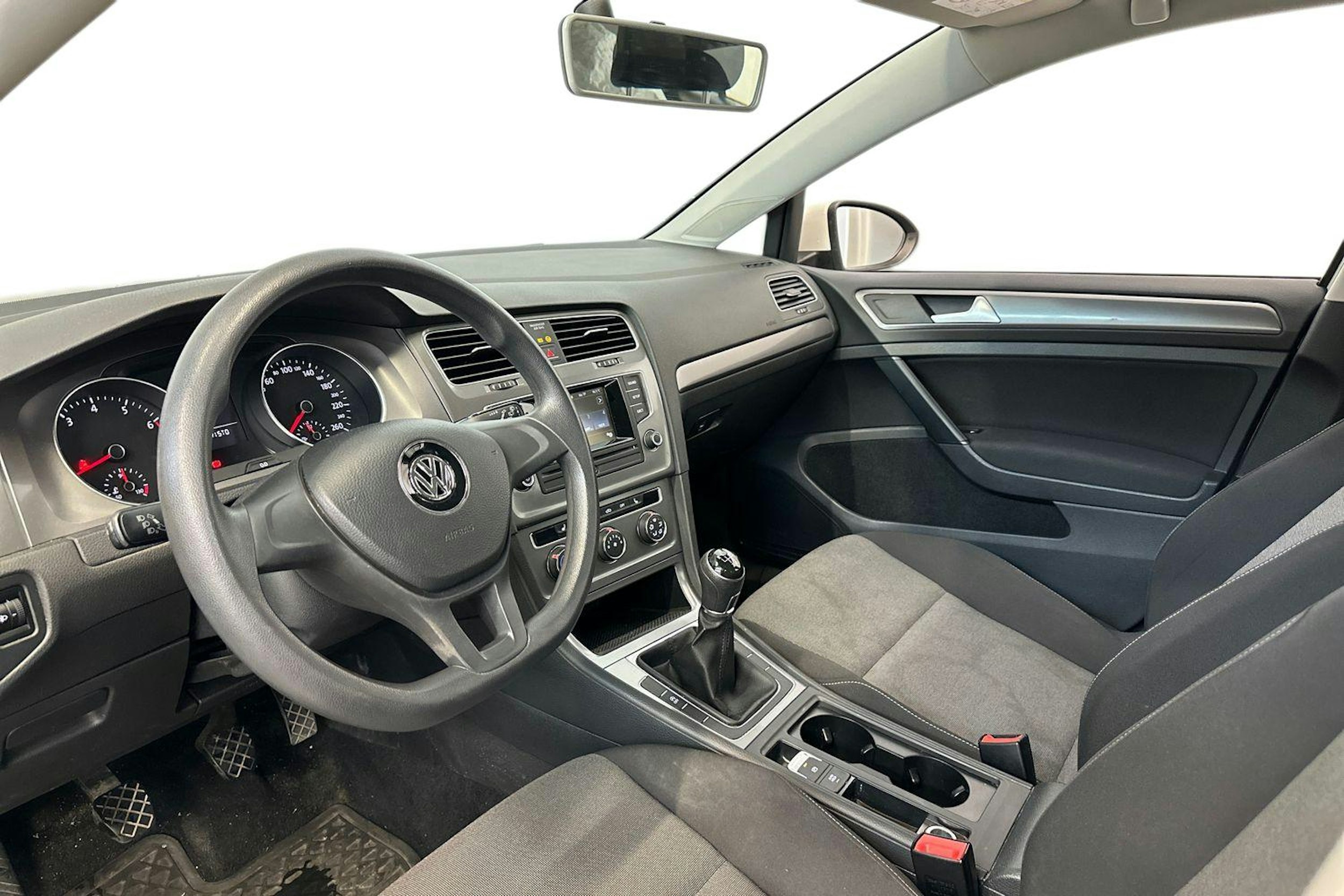 valkoinen Volkswagen Golf 2016 kuva 3.