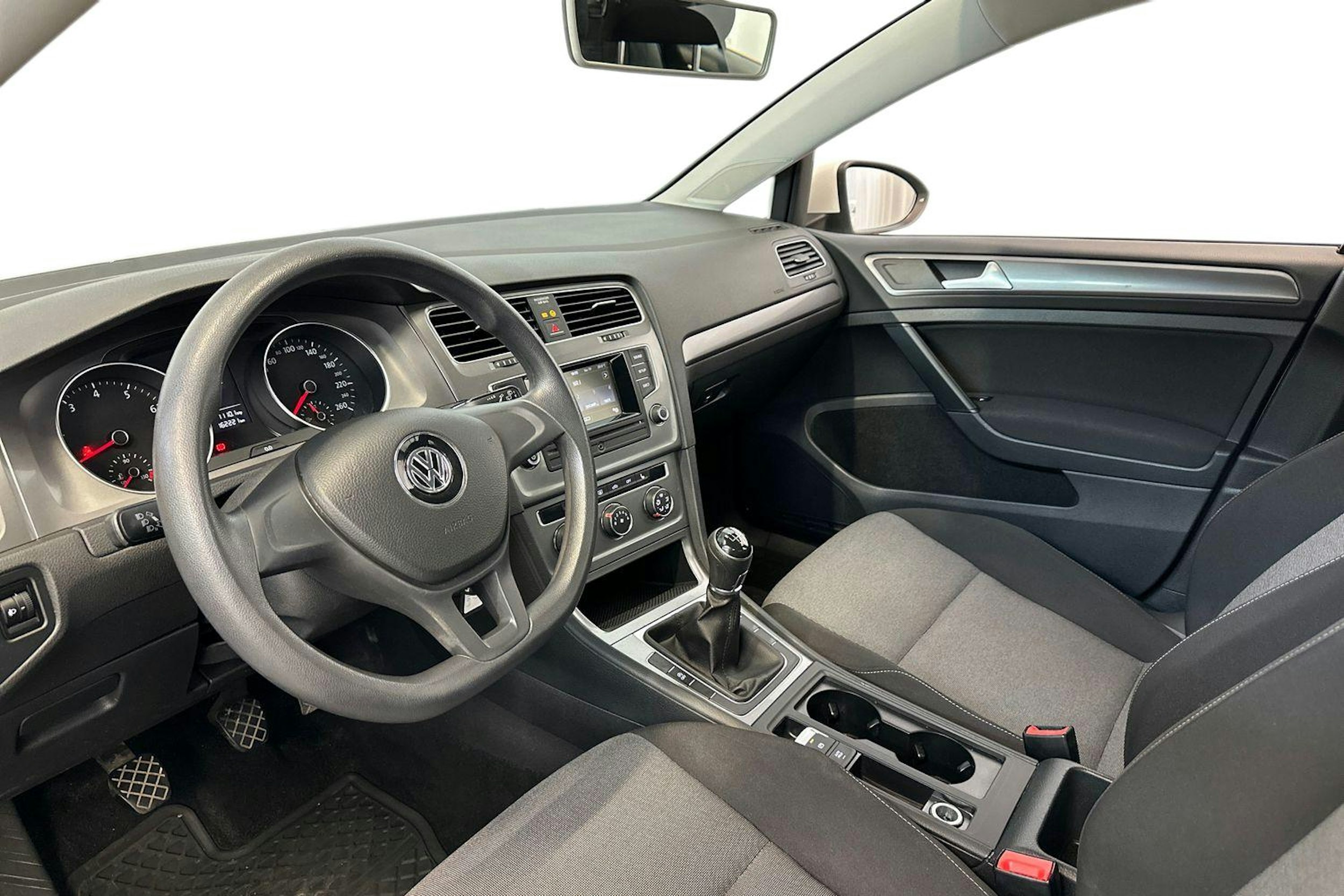 valkoinen Volkswagen Golf 2016 kuva 7.
