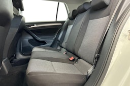 valkoinen Volkswagen Golf 2016 kuva 10.