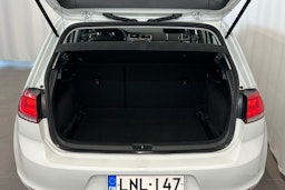 valkoinen Volkswagen Golf 2016 kuva 16.