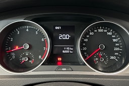 valkoinen Volkswagen Golf 2016 kuva 19.