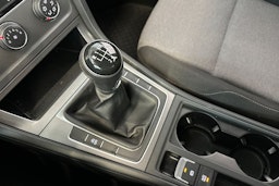 valkoinen Volkswagen Golf 2016 kuva 20.