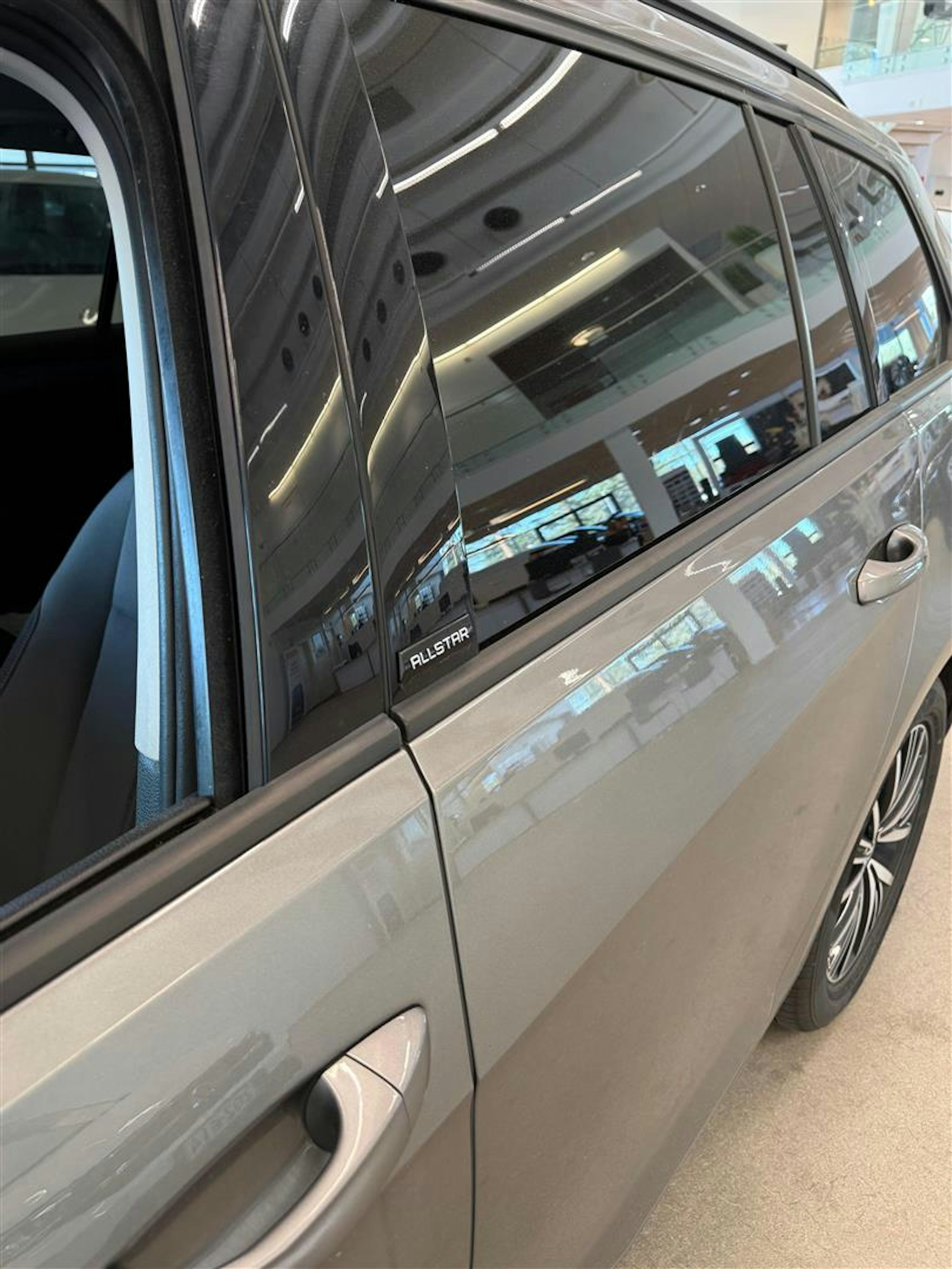 harmaa Volkswagen Golf 2016 kuva 6.