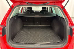 punainen Volkswagen Golf 2016 kuva 11.